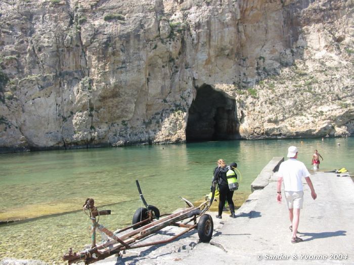 Entering the inland sea, Inland sea, Gozo, 10-6-2004